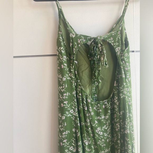 Green dress - Picture 2 of 7